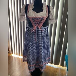Dirndl with blouse and apron